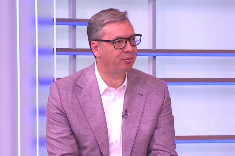 VUČIĆ SE OBRAĆA GRAĐANIMA: Važne teme na stolu