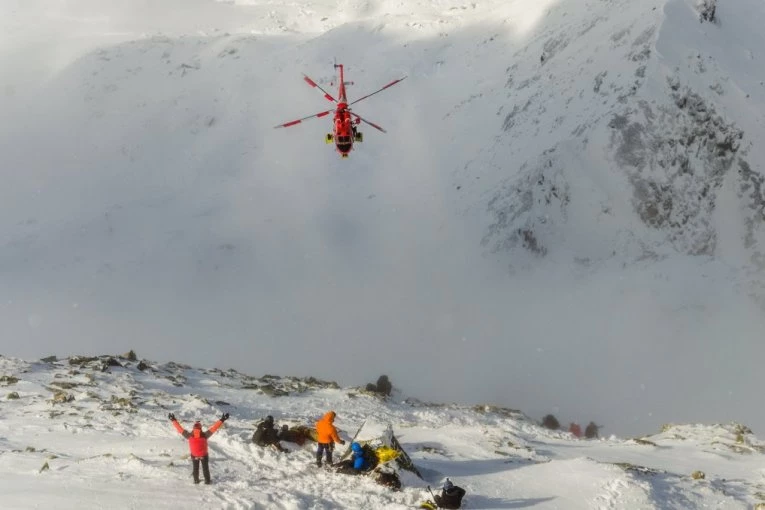 OSTALI ZAROBLJENI NA PREKO 5.000 METARA VISINE! Detalji pogibije bosanskih planinara na Elbrusu: Poznata imena stradalih, dvojica uspela da prežive LEDENI PAKAO!