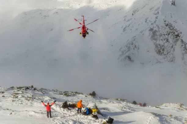 OSTALI ZAROBLJENI NA PREKO 5.000 METARA VISINE! Detalji pogibije bosanskih planinara na Elbrusu: Poznata imena stradalih, dvojica uspela da prežive LEDENI PAKAO!
