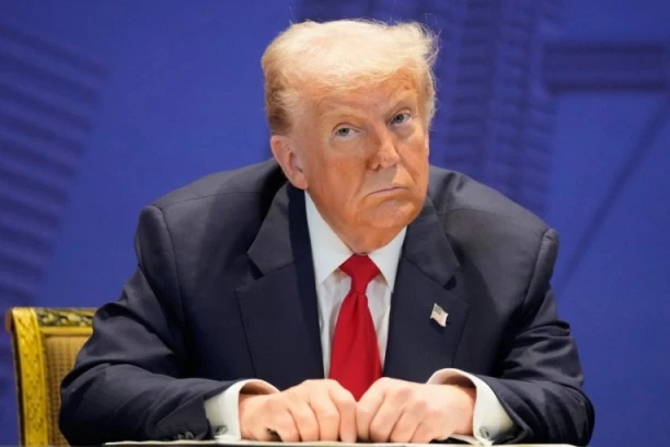 TRAMP U PROBLEMU! Novi rezultati istraživanja ZAPREPASTILI JAVNOST, evo kolika je trenutna podrška američkom predsedniku!