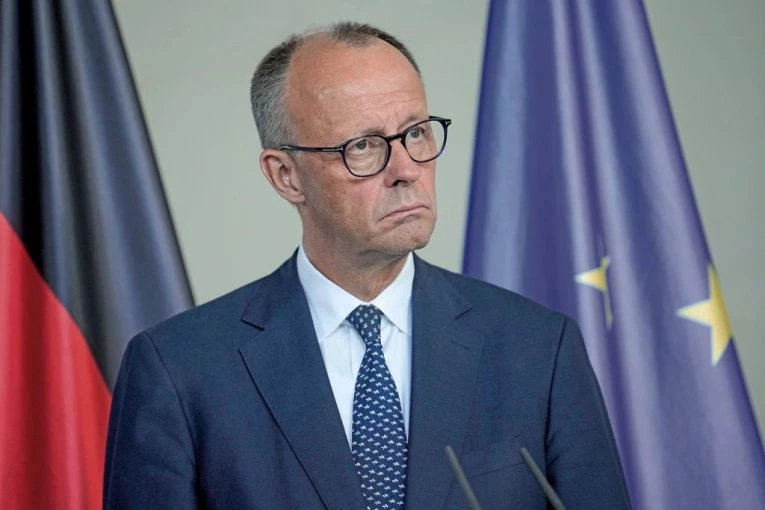 POLITIČKI POTRES! Merc doživeo POTPUNI DEBAKL - ovo su rezultati najnovijeg istraživanja!
