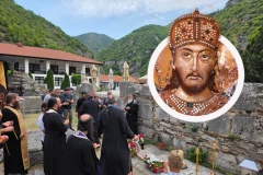 670 GODINA POSLE SMRTI CAR DUŠAN PONOVO U MOLITVI SVOG NARODA: Iguman Mihailo služio pomen na mestu gde je počivao ovaj veliki srpski vladar (VIDEO)