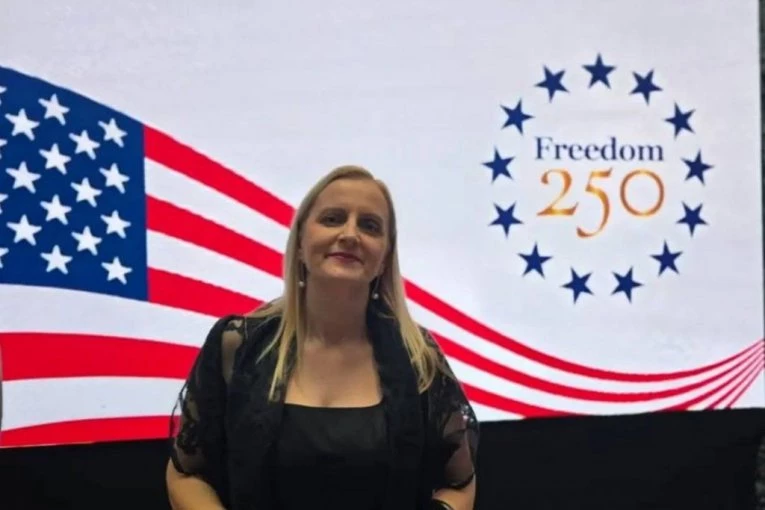 DALIBORKA PURIĆ, profesorka Pedagoškog fakulteta u Užicu i kandidatkinja blokaderske liste, na jaslama stranih ambasada?