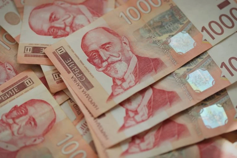 KREĆE PRIJAVA ZA VAUČERE OD 10.000 DINARA: Evo ko ima pravo, koja dokumenta su potrebna i kako da ih dobijete