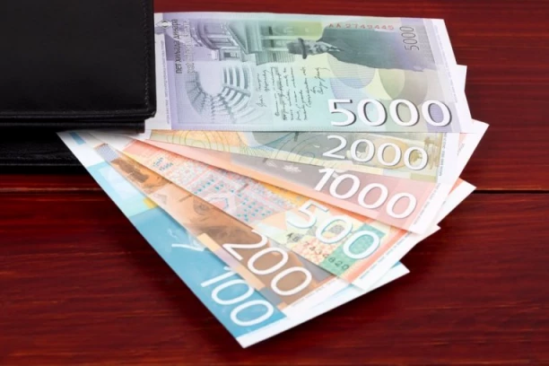 NIŠTA OD DOGOVORA O MINIMALCU: Vlada povećanje na 70.470 dinara
