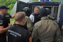 OSUMNJIČEN, IZMEĐU OSTALOG, I ZA TRI UBISTVA! Srpska policija izručila opasnog kavčanina Crnoj Gori! (FOTO, VIDEO)