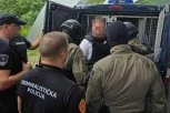 OSUMNJIČEN, IZMEĐU OSTALOG, I ZA TRI UBISTVA! Srpska policija izručila opasnog kavčanina Crnoj Gori! (FOTO, VIDEO)