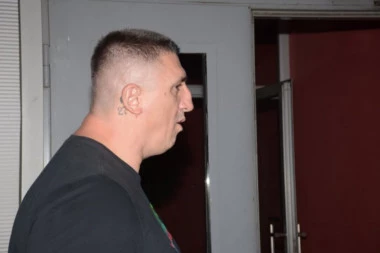 "PAS SKOČIO IZ LAVABOA U KADU": Jezivo - ovako se Kristijan Golubović pere od MONSTRUOZNOG ČINA!