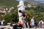 OTKRIVEN IDENTITET VANDALA U MEĐUGORJU: Uhapšen osumnjičeni za skrnavljenje jednog od najpoznatijih svetilišta na Balkanu (VIDEO)