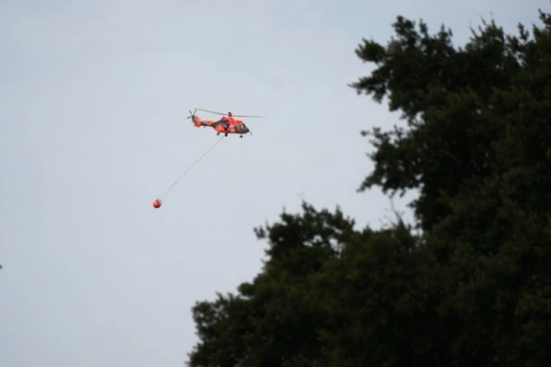 HOROR! Srušio se helikopter za gašenje požara, veliki broj mrtvih!