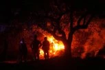 DRAMA U GRČKOJ! Ljudi u panici bežali od požara, oko njih ogromna vatrena stihija! (VIDEO)