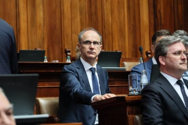 "NAŠ ODGOVOR BIĆE JOŠ VIŠE RADA!" Premijer Macut u završnoj reči, nakon što je izglasano poverenje Vladi, poslao važnu poruku građanima Srbije! (VIDEO)