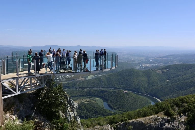 NOVI VIDIKOVAC NA KABALARU HIT MEĐU TURISTIMA: Za samo nekoliko dana privukao više od 3.000 posetilaca