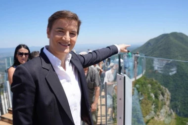 "OVO JE JEDAN OD LEPŠIH DANA U MOM ŽIVOTU!" Ana Brnabić ponosna na jedini srpski Skywalk - upravo ona za ovaj projekat uložila je ogromnu energiju i trud