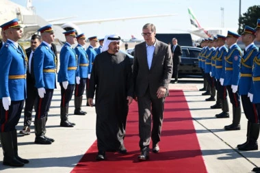 ZAVRŠENA ISTORIJSKA POSETA! Vučić ispratio predsednika UAE: Veze Srbije i Emirata sve su čvršće