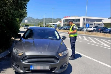 ZA DAN KAŽNJEN 21 BAHATI VOZAČ! Dronovi u CG vrebaju iz vazduha, svaki prekršaj ostaje zabeležen: NEMA VIŠE SKRIVANJA OD KAZNI  (FOTO, VIDEO)