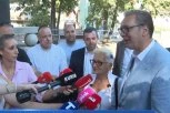 VUČIĆ OBILAZI MOBILNU AMBULANTU U SELU VASILJ KOD KNJAŽEVCA! Dočekali ga ministar Lončar i veliki broj meštana - Predsednik započeo posetu jugoistočnoj Srbiji!