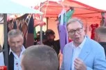 VUČIĆ PRISUSTVUJE "BELMUŽIJADI" U SVRLJIGU! Narod ga dočekao ovacijama - SVE SE ORI OD "ACO, SRBINE!"