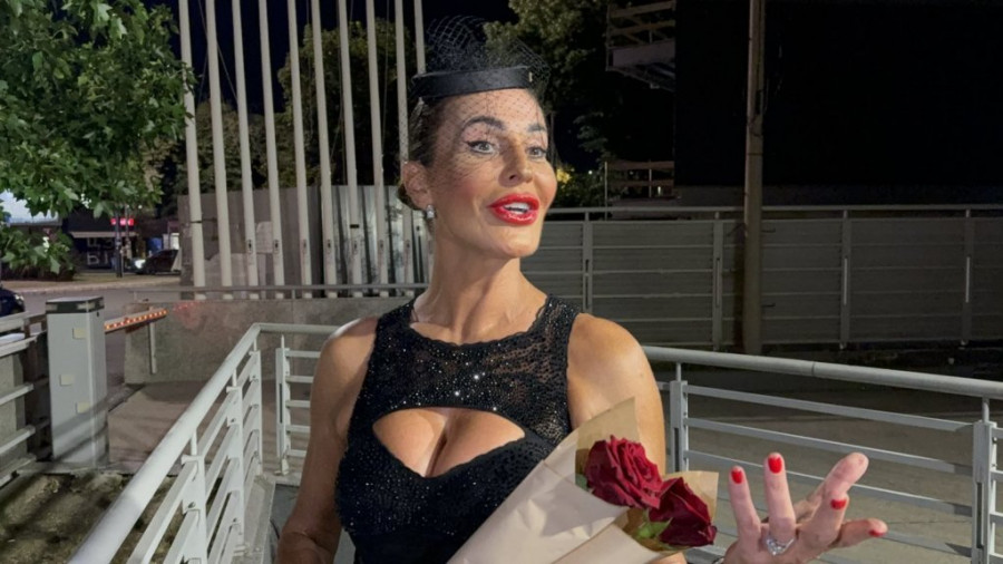 ZVEZDAN SLAVNIĆ JE MUŠKARAC ZA POŠTOVANJE, Anđelo i Janjuš su ŽENE: Kačavenda u crnini ispred Pinka: Došla sam da dam POMEN! (VIDEO)