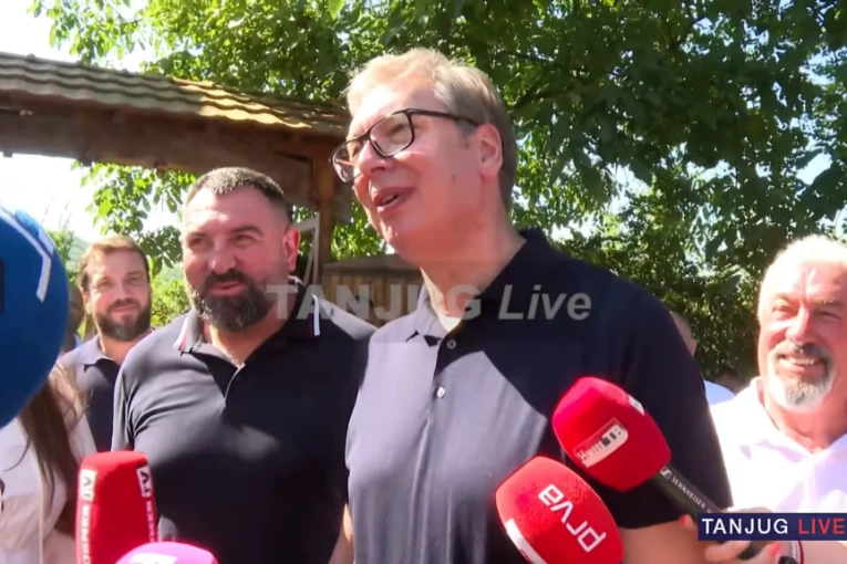VUČIĆ STIGAO U TEMSKU! Predsednik obilazi gazdinstvo porodice Pančić!