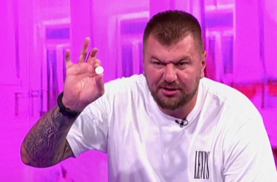 HITAN PREKID PROGRAMA! Janjuš u emisiji doneo STIMULANSE, Kačavenda prebledela od ŠOKA - ŠTA JE SA OVIM ČOVEKOM?!
