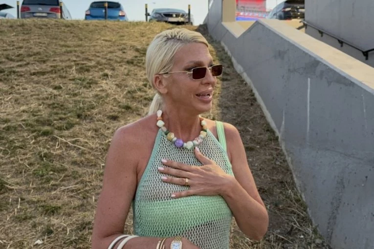 JELENA KARLEUŠA SE POMIRILA SA DUŠKOM TOŠIĆEM! Ovo su detalji SLAVLJA VEKA, on sve plaća! (VIDEO, GALERIJA)