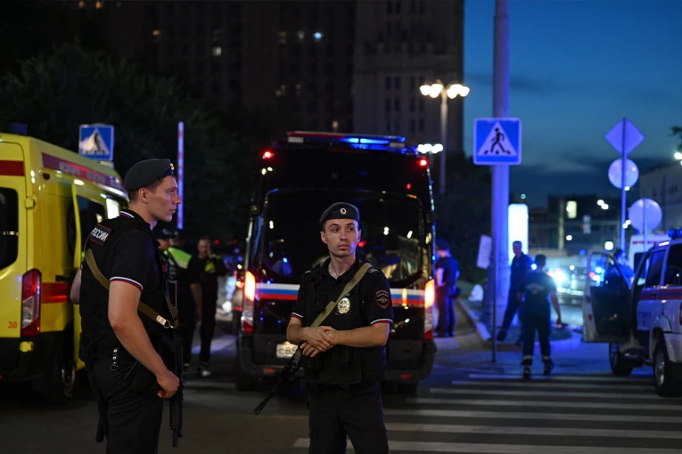 PUTINOV GENERAL BIO META?! Žena sa BOMBOM došla u ELITNI RESTORAN u Moskvi, eksplodirala na ulazu! Visoki ruski vojni i državni zvaničnici slavili rođendan u lokalu! (FOTO)