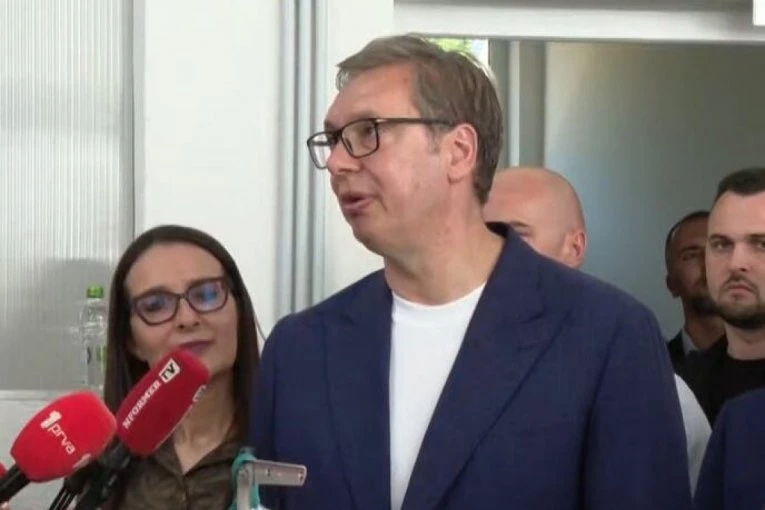 "SRBIJA JE UVEK UZ VAS, NA NAS MOŽETE DA RAČUNATE!" Vučić u Drvaru oduševio meštane!