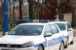 PRONAĐENO TELO MUŠKARCA VEZANO PERTLAMA! Jeziva scena u zgradi na Karaburmi!