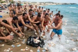 NEVEROVATNA SCENA NA SICILIJI! More izbacilo 700.000 evra na obalu, kupači krenuli da grabe novac - USLEDIO NEVEROVATAN OBRT!