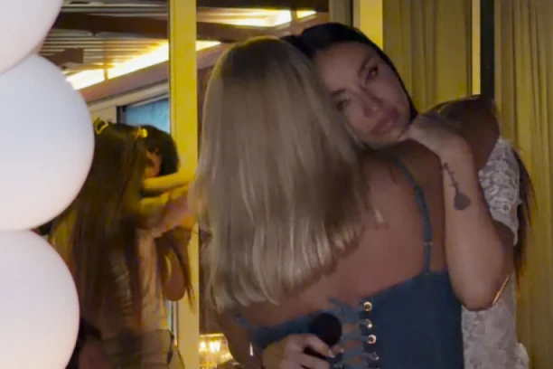 KATARINA ŽIVKOVIĆ U SUZAMA NA ROĐENDANU SINA: Milica Todorović je RASPLAKALA pred svima! (VIDEO)