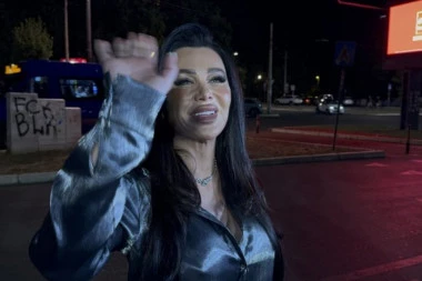 ASMIN PREKRŠIO PRAVILO PRODUKCIJE, OSTAO BEZ PARA! Stanija stigla na Pink, od Asmina NI TRAGA NI GLASA! (VIDEO)