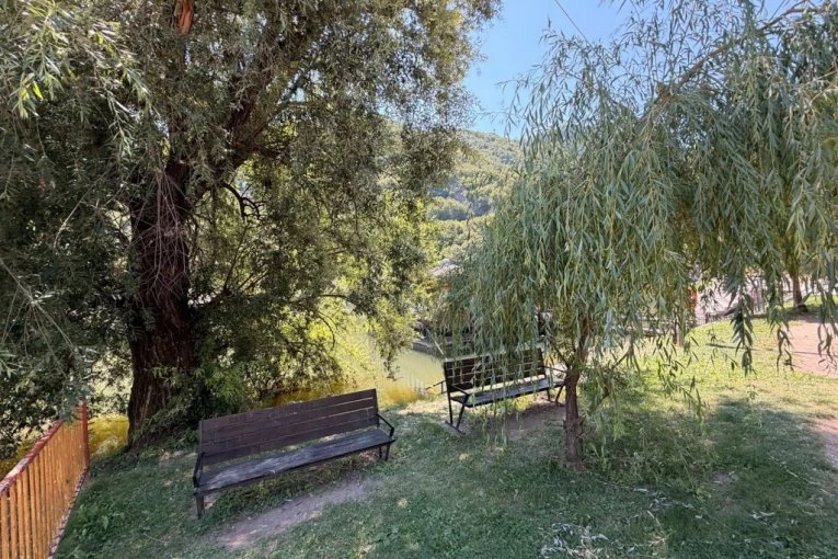OTKRIVEN IDENTITET MUŠKARACA ČIJA SU TELA PRONAĐENA U UŽICU! Tela pronađena u bagrenju - građani otkrili važan detalj (FOTO)
