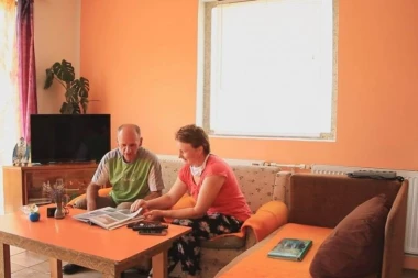 "NIKAD NEĆU ZABORAVITI TU KOLONU..." Radojka i Jovo su spakovali ceo život u jedan "tamić" i sa bebom napustili dom - POTRESNA ISPOVEST SRBA KOJI SU PREŽIVELI "OLUJU"!