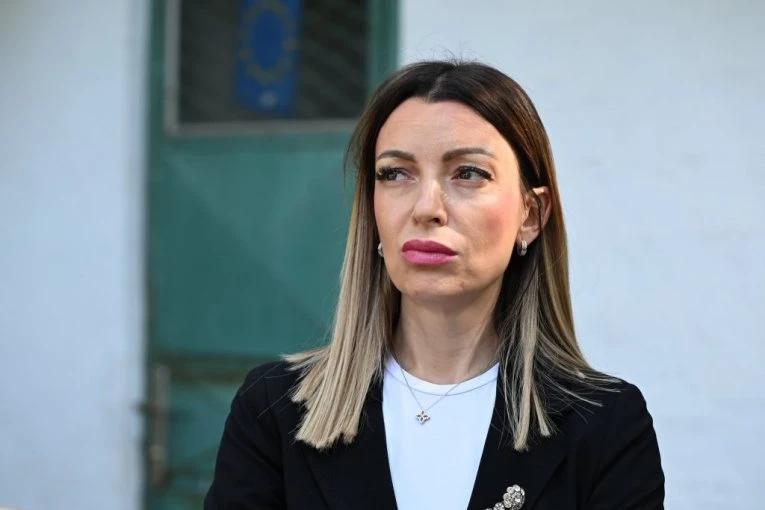 NOVA RADNA MESTA, NOVE INVESTICIJE! Ministarka Mesarović obišla „Leoni“ u Kraljevu - U planu potencijalna saradnja sa „Teklasom“