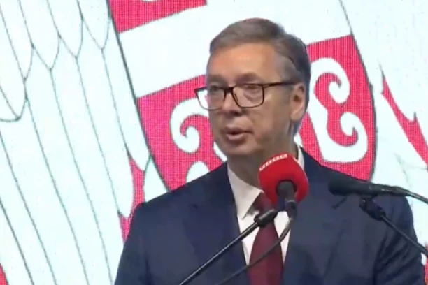 DAN SEĆANJA NA ŽRTVE "OLUJE" U MRKONJIĆ GRADU: Vučić poručio: "Ma koliko žrtava da imamo, uvek smo mi krivi" (FOTO)