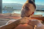 ŽENA MU SE PORODILA U BAZENU! Nikola Stojaković podelio PRVE FOTOGRAFIJE SA SINOM, prizori šokirali region! (FOTO)