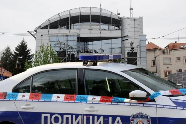 BIVŠA GA PRIJAVILA ZA PRETNJE UBISTVOM! Takmičar završio u policiji pred večerašnju emisiju, HAOS NE JENJAVA!