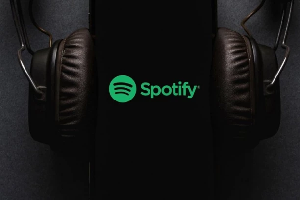 PAO SPOTIFAJ! Veliki kvar na poznatoj platformi - korisnici širom sveta prijavljuju probleme!