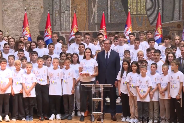 Vučić sa mladim sportistima