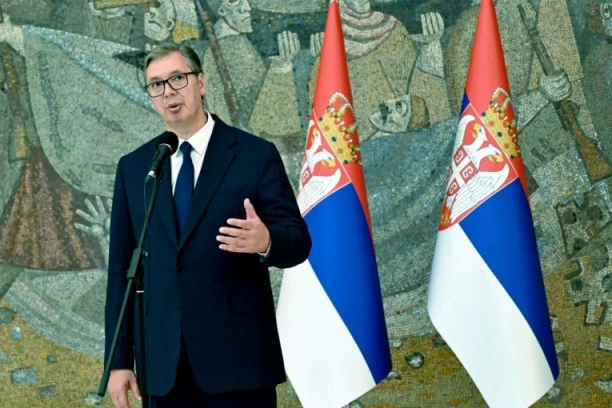 VUČIĆ NA DOČEKU SRPSKIH HEROJA! Dočekuje pripadnike MUP koji su učestvovali u gašenju požara u Španiji