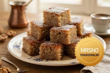 NIJE TORTA, A SVI JE TAKO ZOVU: Recept iz starih kuvara za zaboravljeni pareni kolač sa orasima i šerbetom
