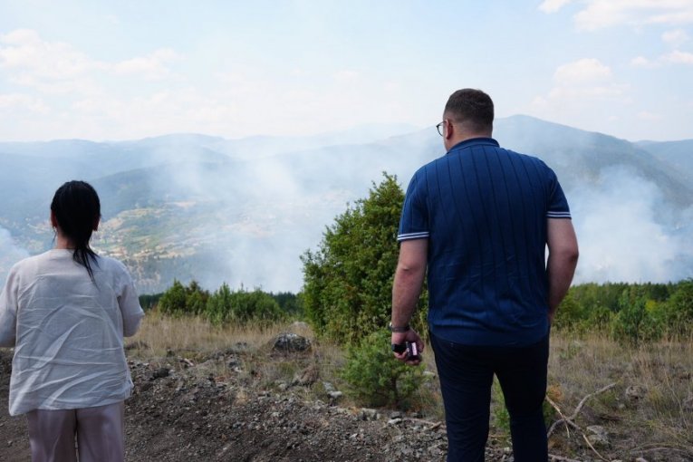 Vatrena stihija pokorila Ušće