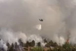 POŽAR U DELIBLATSKOJ PEŠČARI NE JENJAVA Vučić: Biće uključeni i helikopteri Vojske Srbije