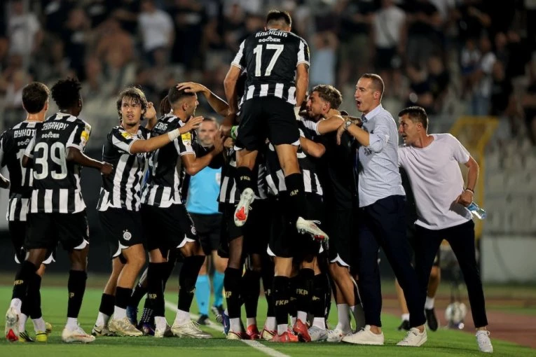 PARTIZAN - TOBOL: Konačno - promena na semaforu u skladu sa igrom na terenu! (VIDEO)