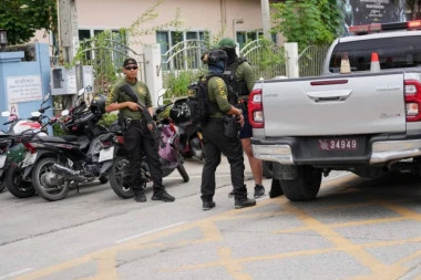 UBIO BABU I DEDU, PA KRENUO U KRVAVI POHOD! Stravični detalji masakra u Tajlandu: Osmoro mrtvih u školi, najmanje 15 osoba ranjeno! (FOTO)