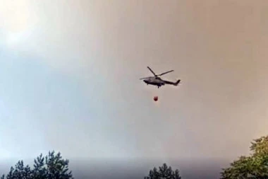 MUP: Četiri helikoptera juče iznad Deliblatske peščare izbacila 270 tona vode