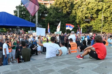 Blokaderi iz Kraljeva potvrdili: Đokić i profesori ucenjuju studente -  Evo ko naređuje plenumima!