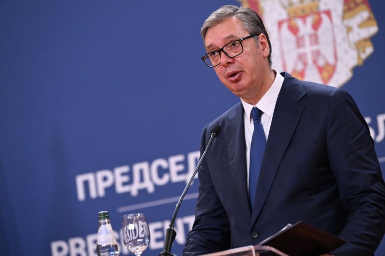 VUČIĆ SE OBRATIO NARODU POLJSKE: "Sa tugom sam primio vest o tragičnoj nesreći u Mađarskoj"
