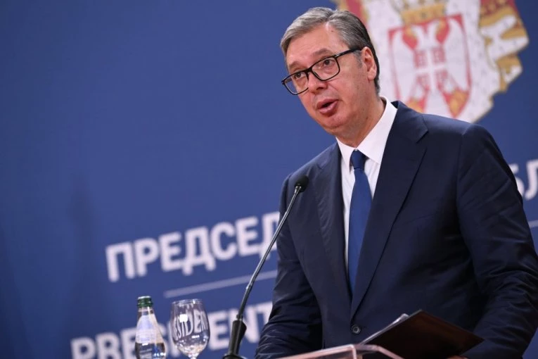 VUČIĆ SE OBRATIO NARODU POLJSKE: "Sa tugom sam primio vest o tragičnoj nesreći u Mađarskoj"